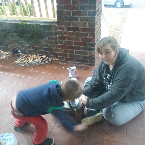 Meet your Posher, Liz - Picture 3 of 3